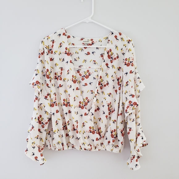 Max Studio, flutter sleeve, deep V neck, size MP - Picture 1 of 5